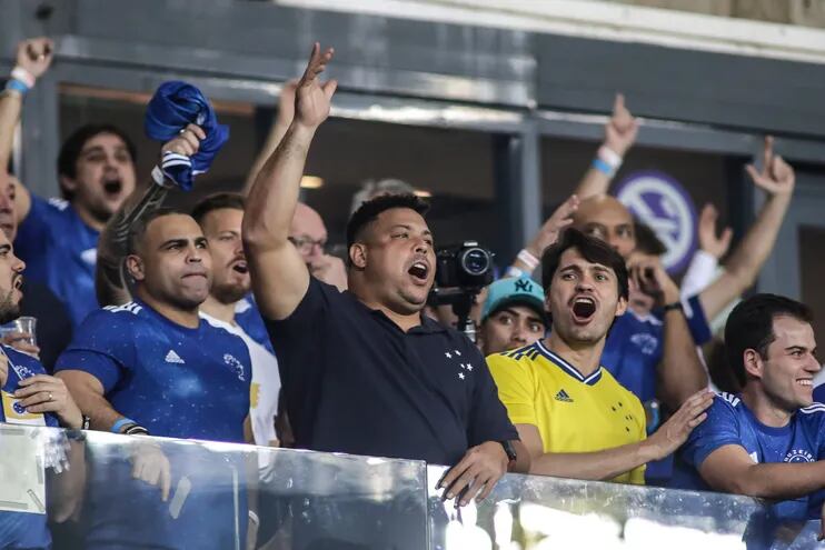 El Cruzeiro de Ronaldo festeja título de segunda división con anticipación  - Fútbol Internacional - ABC Color