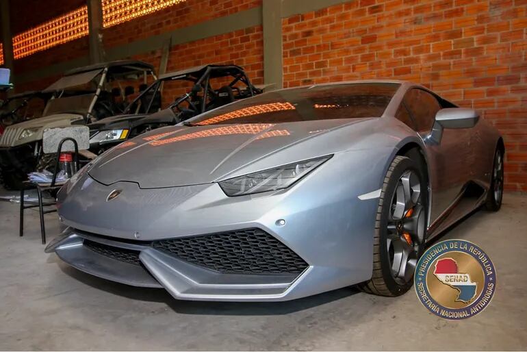 A ultranza Py”: entregan los Lamborghini y otros 21 rodados a Senabico -  Nacionales - ABC Color