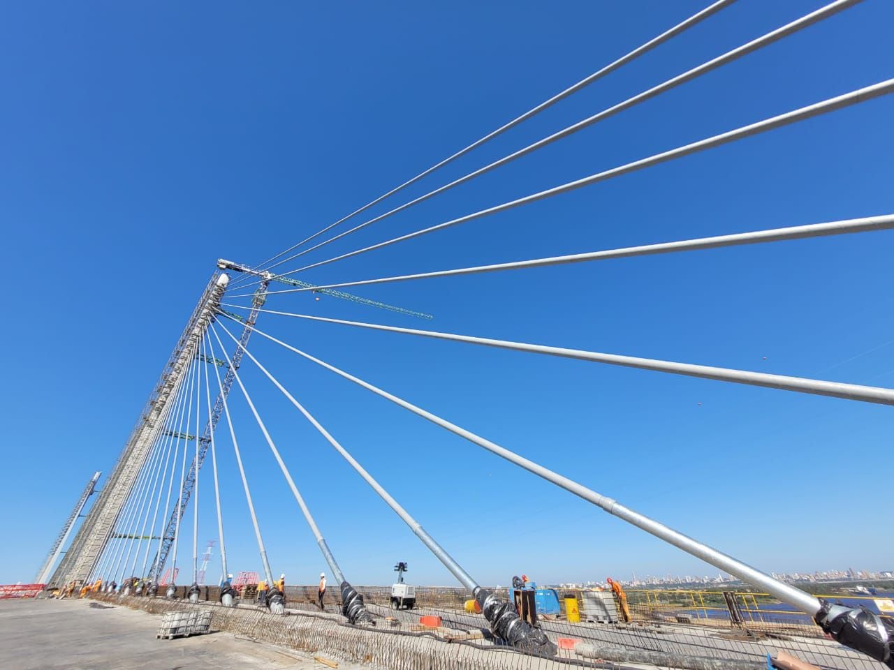 Puente Héroes del Chaco: deuda del Gobierno con constructora condiciona avance de obras, afirman