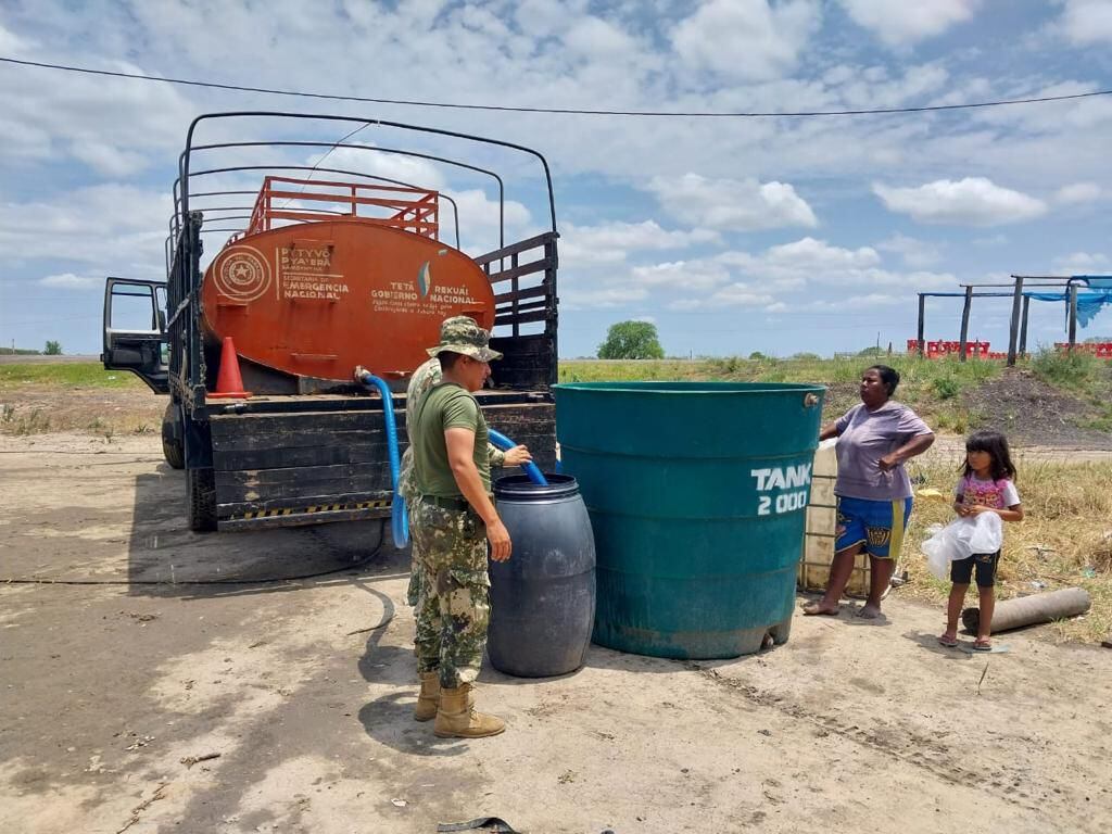 Prosigue operativo de entrega de agua en comunidades del Chaco