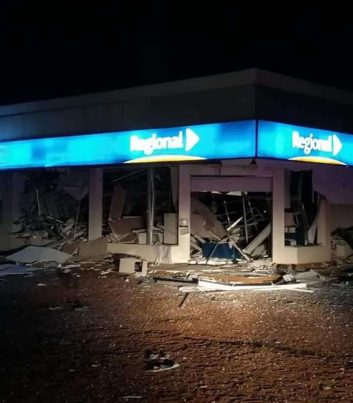 Itapúa: asaltantes detonan explosivo en banco y rodean comisaría