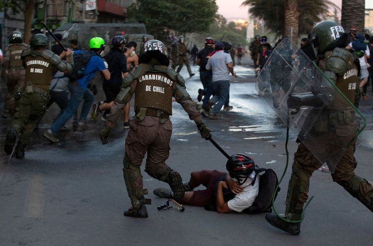 Chile respira violencia y salida a la crisis social se aleja - Mundo ...