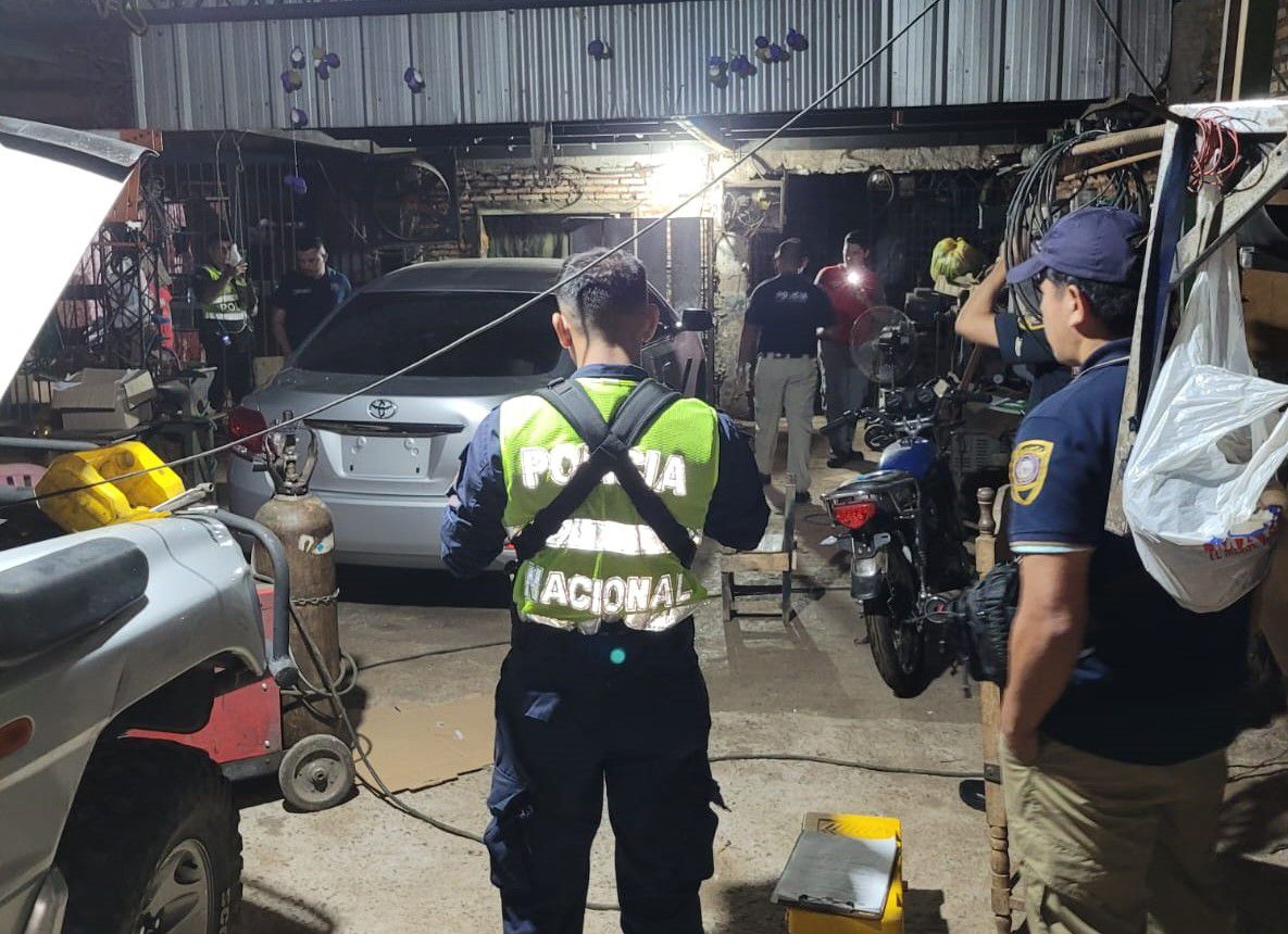 Vehículo robado fue hallado desarmado en un taller de Luque