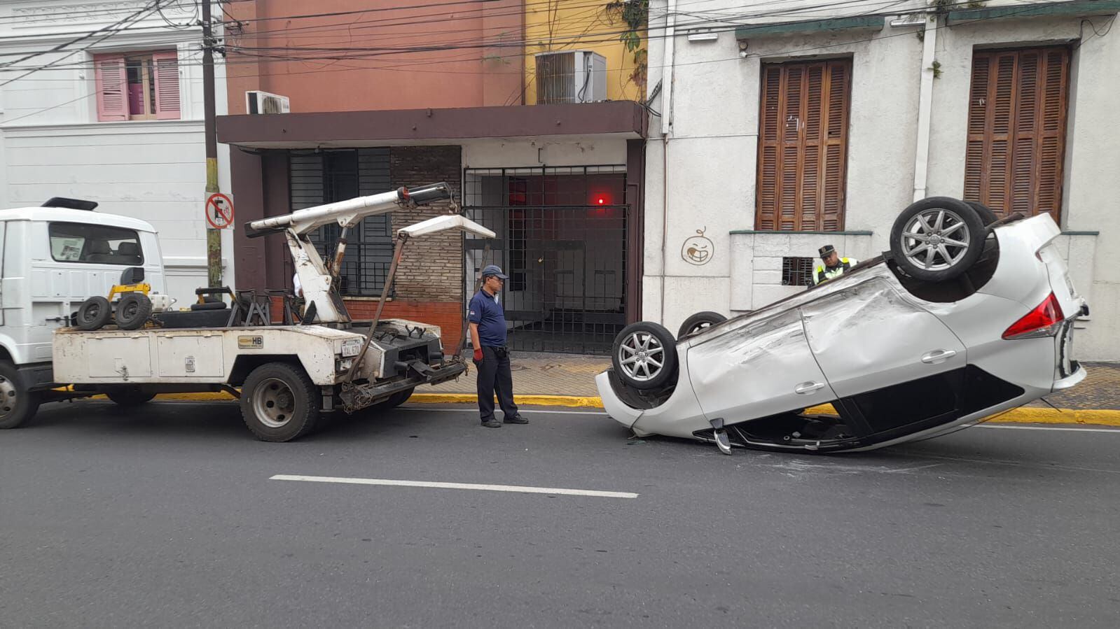 Video: accidente de tránsito por imprudencia en el microcentro asunceno