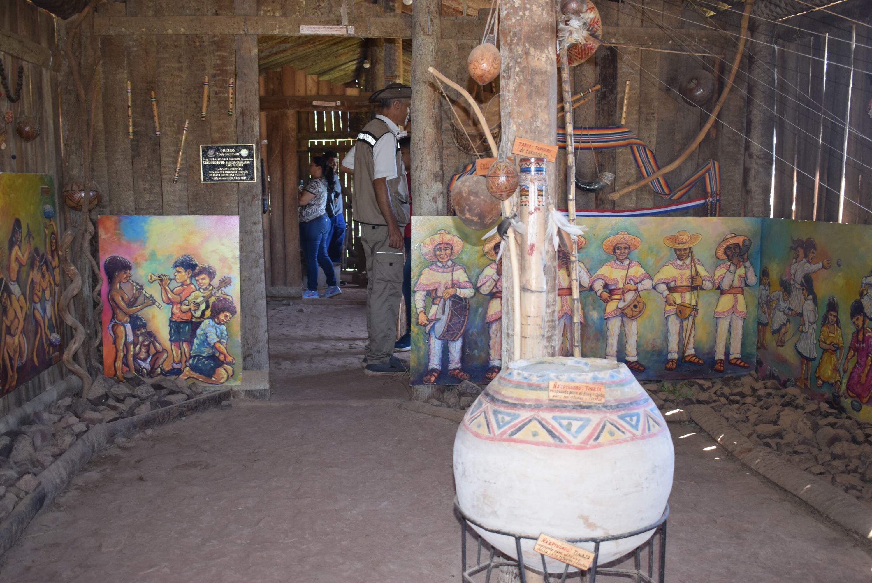 El museo de los indígenas ubicado en la cima del cerro Yaguarón.