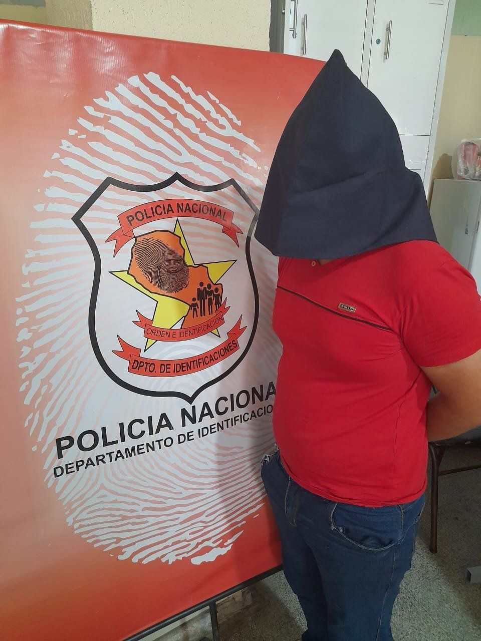 Fueron a renovar sus cédulas y quedaron detenidos