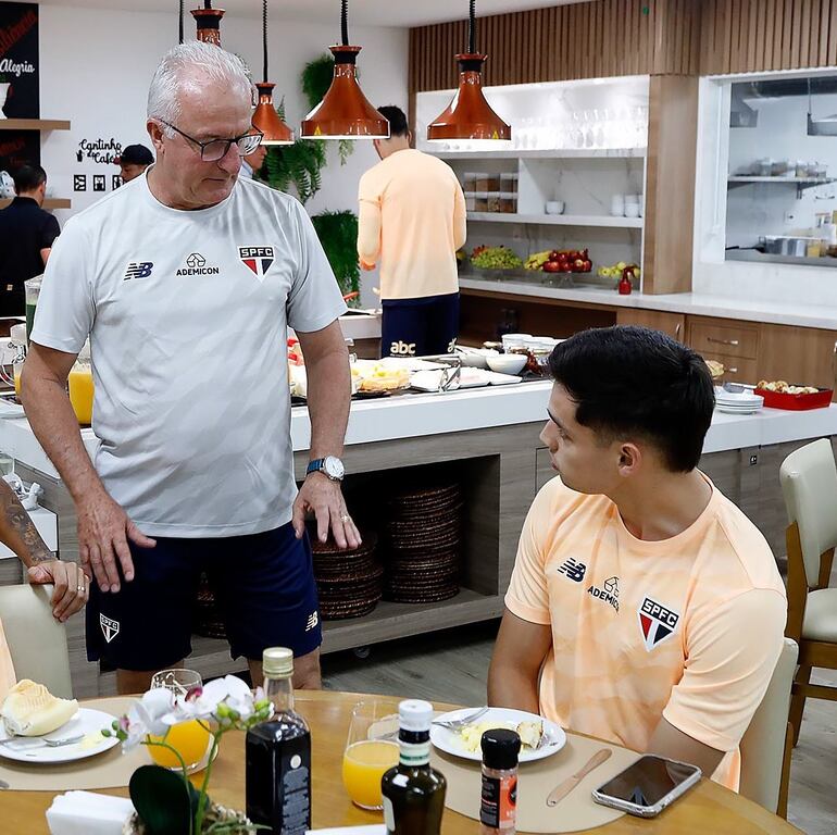 Dorival Júnior (i) y Damián Bobadilla (d), en el São Paulo.