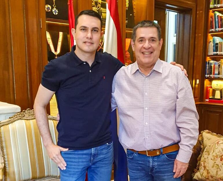 hernan david rivas con horacio cartes. foto de David Rivas Senador 2023 11 de enero