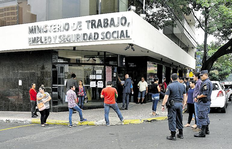 Desde el Viceministerio de Empleo instan a denunciar los casos de ofertas falsas de trabajo.