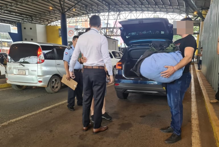 El hombre fue entregado en la zona primaria de Ciudad del Este.