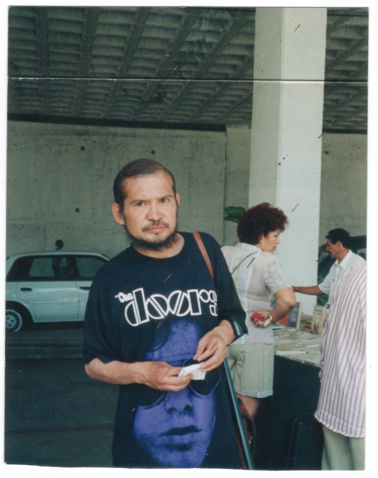 El poeta mexicano Mario Santiago Papasquiaro. Foto de archivo familiar.