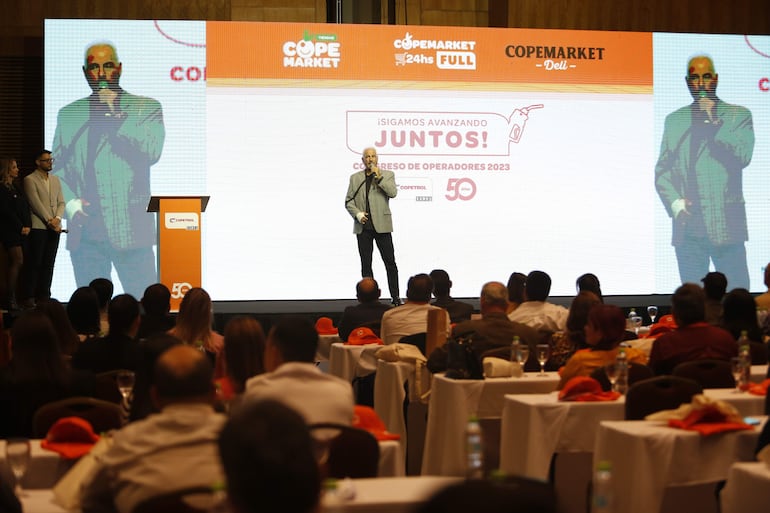 El Dr. Juan José Zapag, director de Copetrol, se encargó de cerrar el Congreso de Operadores agradeciendo a todos los presentes.