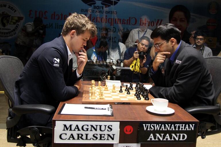 Magnus Carlsen vs Viswanathan Anand, Chennai 2013 (Foto Anastasiya Karlovich).