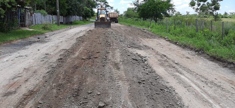 La municipalidad inició reparaciones de las calles de la ciudad. El jefe comunal pidió paciencia a los pobladores.