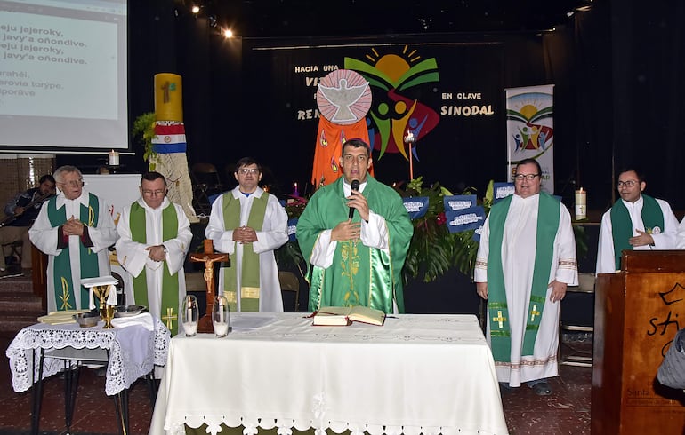 El Obispo del Vicariato Apostólico del Chaco, Gabriel Escobar, fue el encargado de cerrar el encuentro con una misa.