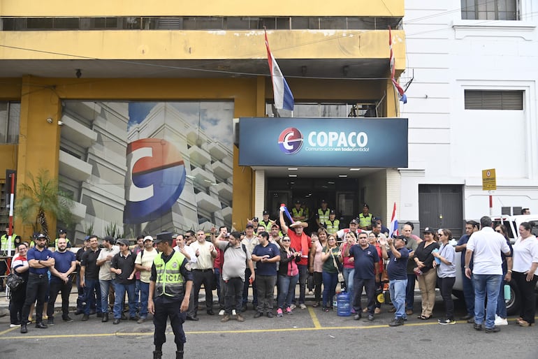 Copaco tiene cerca de 2.500 empleados, de los cuales se pretende traspasar unos 1.300 a otros organismos del Estado