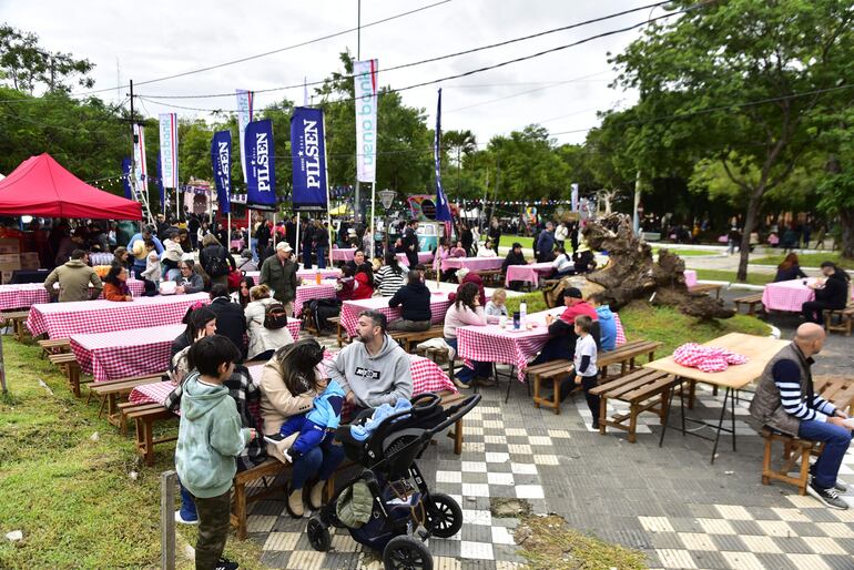 FERIA ARTESANAL Y GASTRONOMICA FRENTE AL CABILDO. LOCALES
HEBER CARBALLO 14 DE MAYO DE 2024 