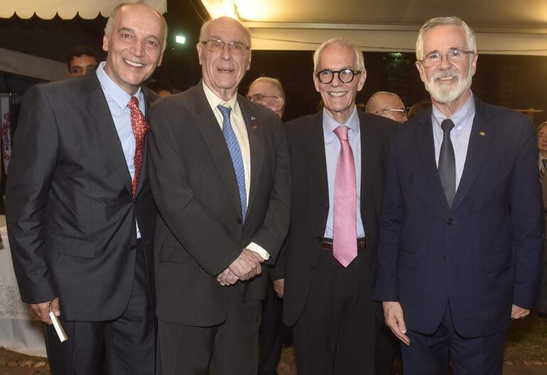 Alex Hammoud, Raúl Baginsky, Daniel Nasta y el embajador del Brasil, José Antonio Marcondes de Carvalho.