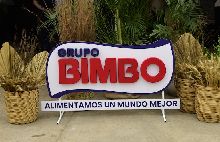 Bimbo tiene por slogan “Alimentamos un mundo mejor”.