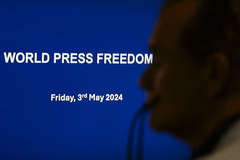 Al menos tres personas murieron, entre ellas el presidente del club de prensa de una provincia de Pakistán, y otras siete resultaron heridas por un atentado en el suroeste del país, coincidiendo con el Día Mundial de la Libertad de Prensa.