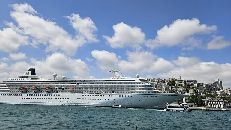 Los cruceros llegan a las costas del Bósforo.