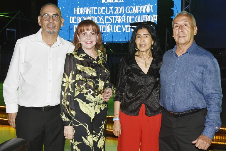 Juan Carlos Minardi, Miriam de Minardi, Blanca Martínez y Cayetano Re.