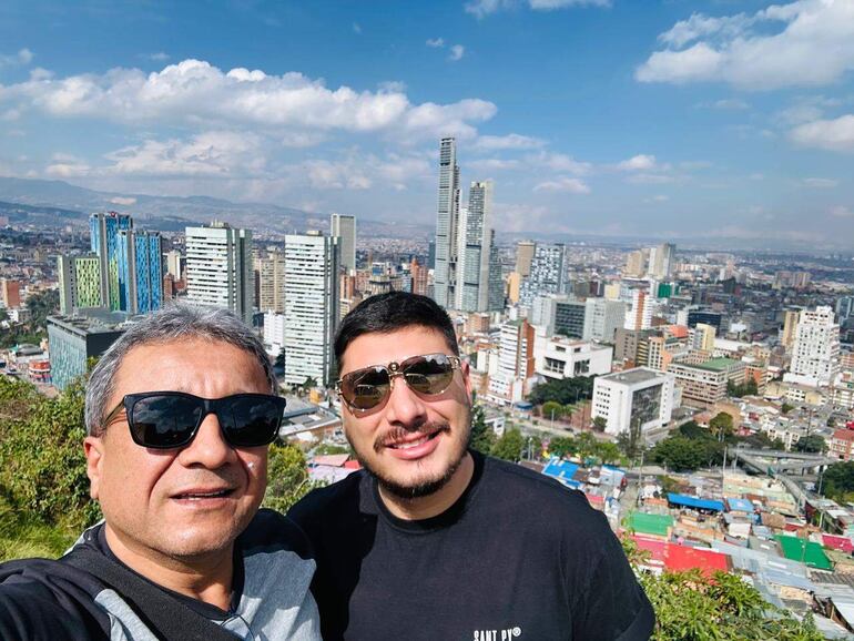 El presidente Julio César Aldama, con su hijo Julio Sebastián Aldama Fretes, gerente deportivo del General Caballero JLM.