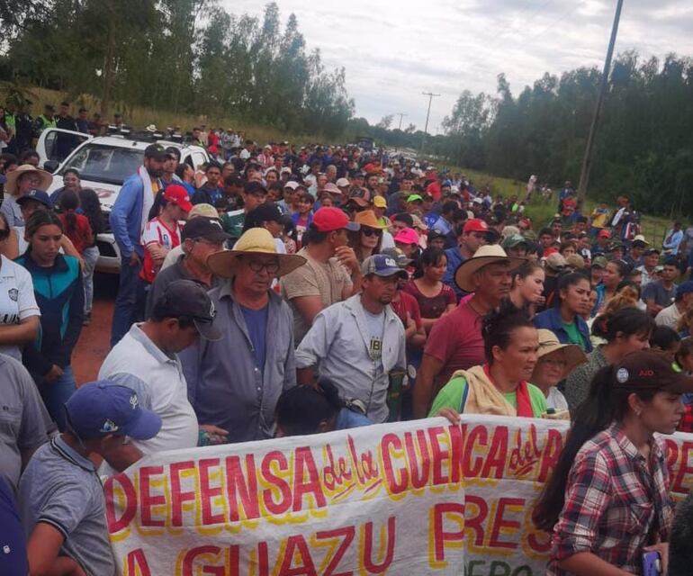 Arroyos y Esteros: pobladores exigen la suspención de la construcción de un vertedero en zona protegida