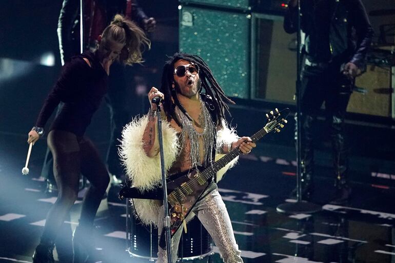 Lenny Kravitz también se hizo presente en esta ceremonia de MTV.