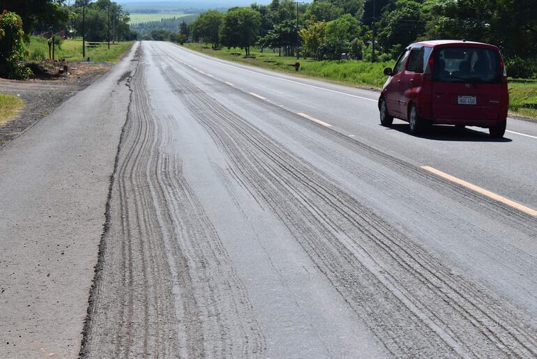 La ruta PY03, en el tramo de Calle 6 Mil en el distrito de Yrybucuá.