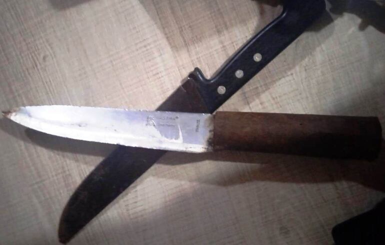 La víctima fue apuñalada con un cuchillo por su hermano de 17 años, según el reporte policial. (Imagen ilustrativa, archivo)