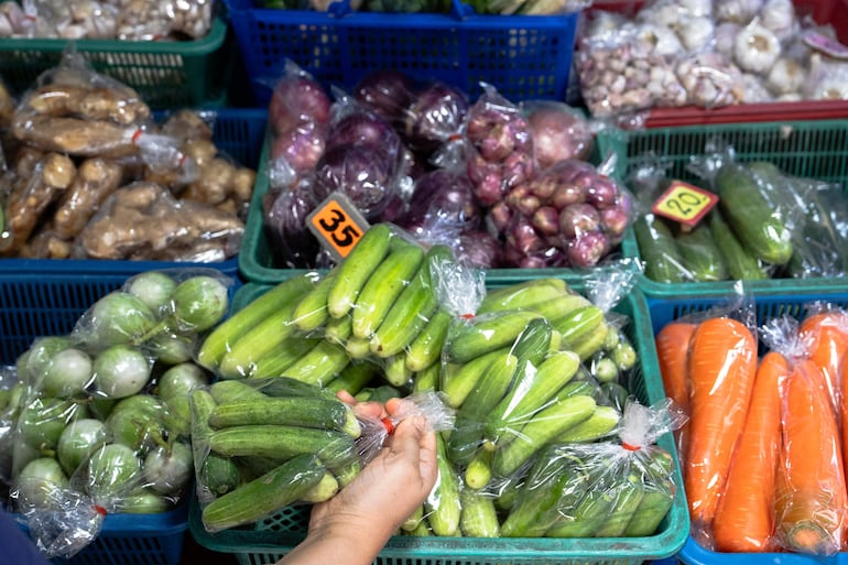 Alimentos en bolsas de plasticos en Bangkok.