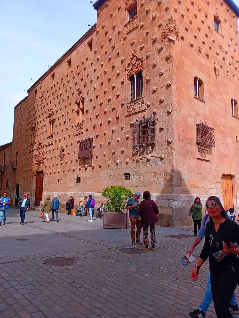 Biblioteca Pública de Salamanca, la "Casa de las Conchas"