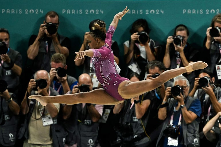 Fuerza, gracia y equilibrio de Rebeca Andrade.