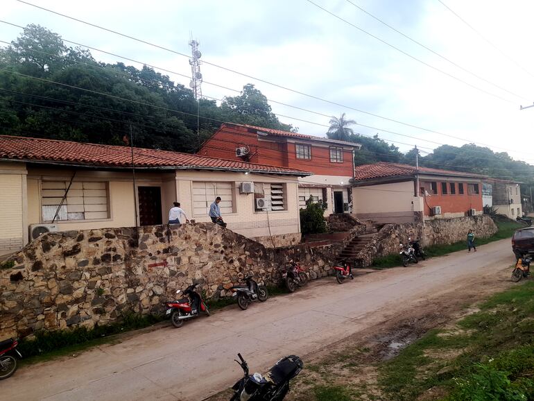 Fachada del Hospital Regional de Fuerte Olimpo.