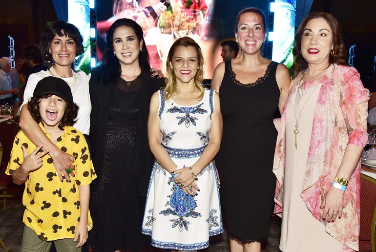 Roa Aguirre Carrizosa, Helena Carrizosa, Diana Bernal, Marilia Díaz, Paula Giangrejo y Dalila Colmán.