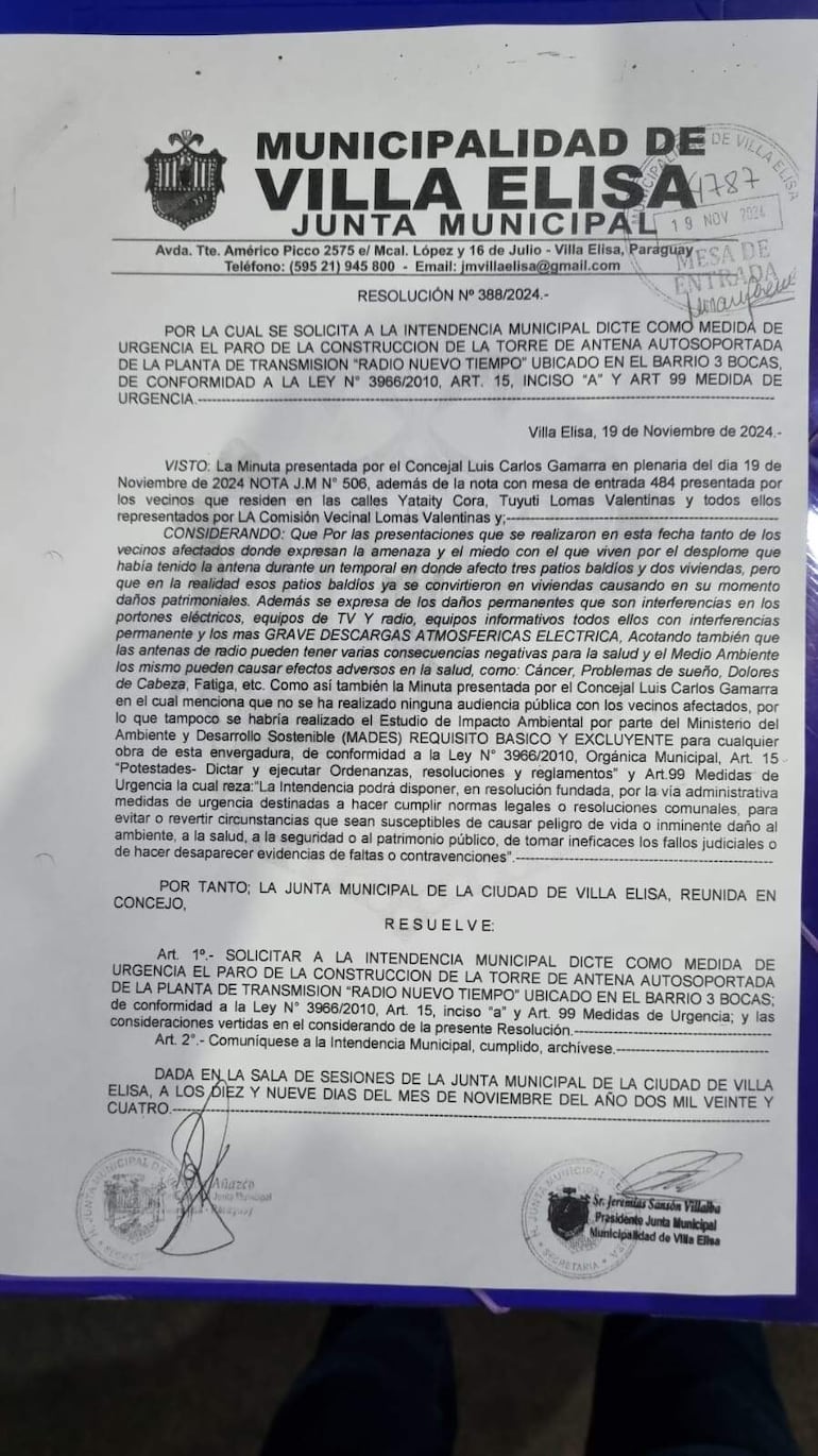 La resolución de la Junta Municipal de la localidad de Villa Elisa, que solicita la suspensión de la construcción de la antena en una zona poblada.