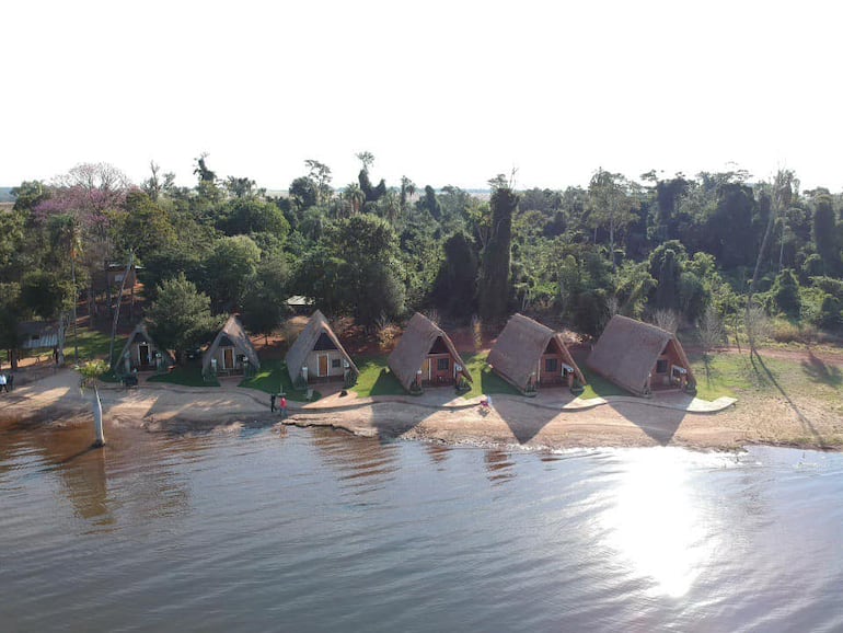 Rodeado de un área verde por un lado y por el otro del lago Yguazú, el Parque Ito es ideal para disfrutar del feriado.