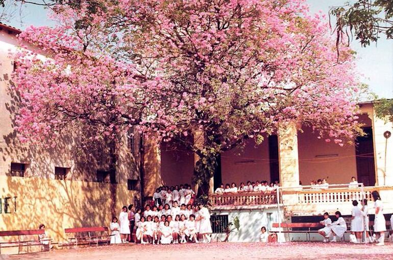 Colegio Asunción Escalada, antiguo Colegio Nacional de Niñas.