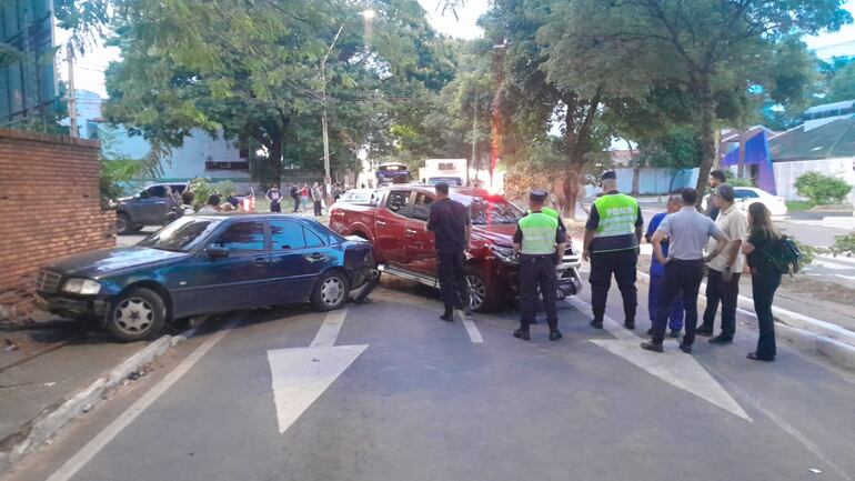 Múltiple accidente de tránsito en la avenida Mariscal López de Asunción.