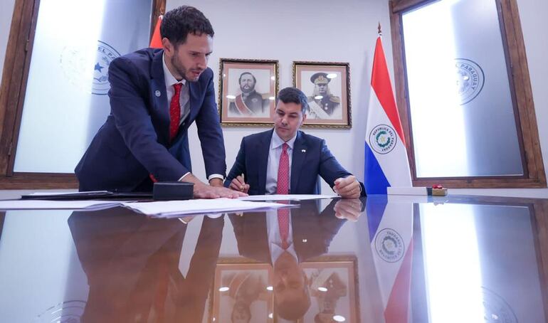 Primera reunión del Consejo Nacional de Defensa Nacional (Codena) con el presidente de la República, Santiago Peña.