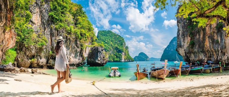 Vista panorámica paisaje isla Krabi, atracción popular lugar de turismo Puket, Tailandia.