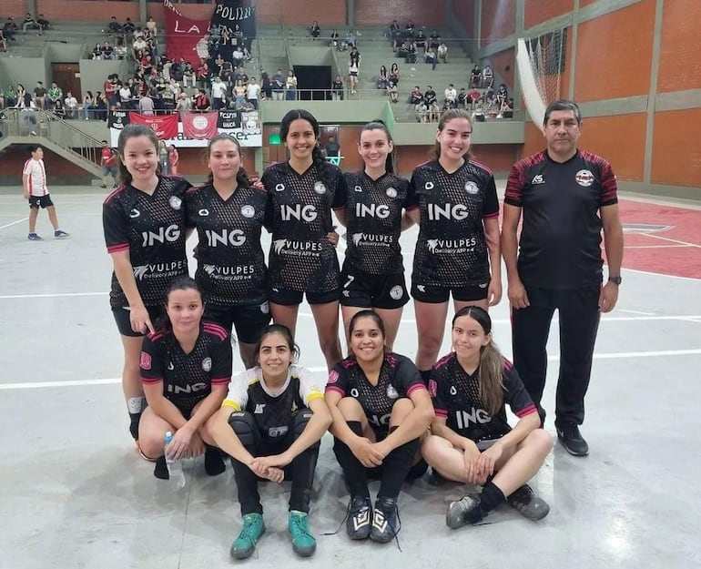 La selección de futsal femenino de la UNCA.