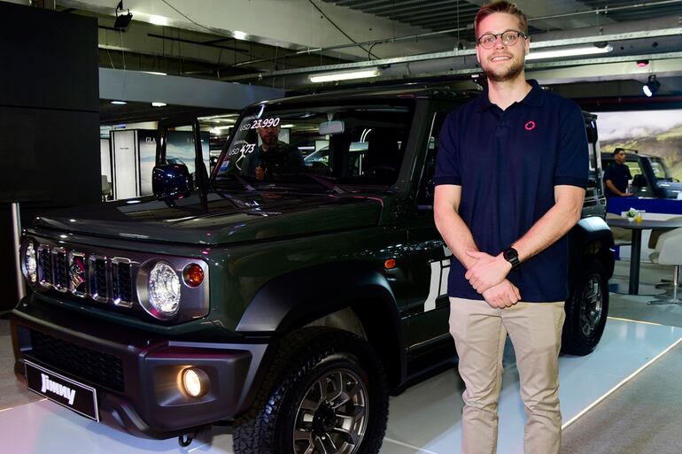 Johannes Walde, de Chacomer, en el stand de Suzuki de CADAM Motor Show.