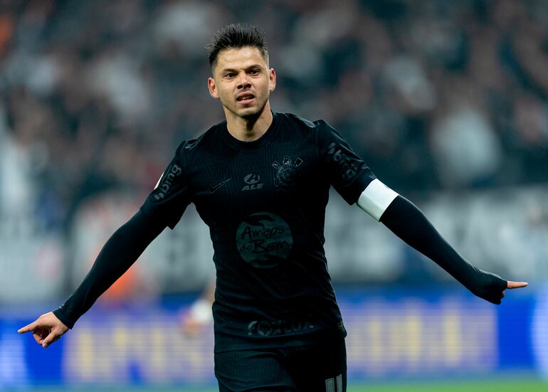 Ángel Romero, en su nuevo rol de capitán del Corinthians, celebra su gol anotado ante Criciuma.