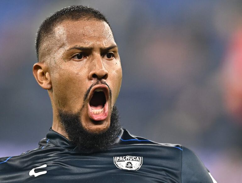 Doha (Qatar), 11/12/2024.- Salomon Rondon of Pachuca celebrates after scoring the 0-3 goal during the FIFA Intercontinental Cup 2024 match between Botafogo and Pachuca in Doha, Qatar, 11 December 2024. (Catar) EFE/EPA/NOUSHAD THEKKAYIL
