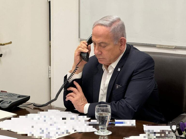 Benjamin Netanyahu, durante una conversación telefónica con el presidente estadounidense, Joe Biden.