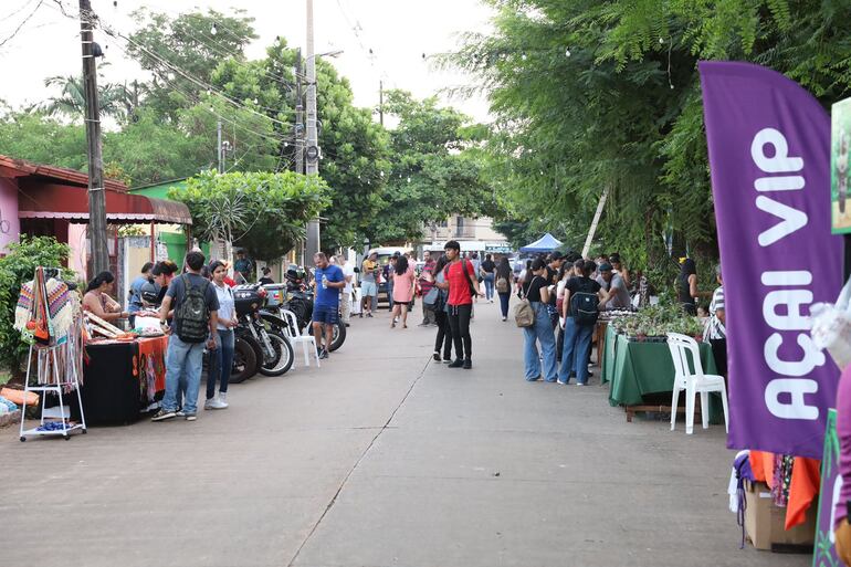 La feria peatonal del barrio Obrero de Ciudad del Este, en una edición del 2023.