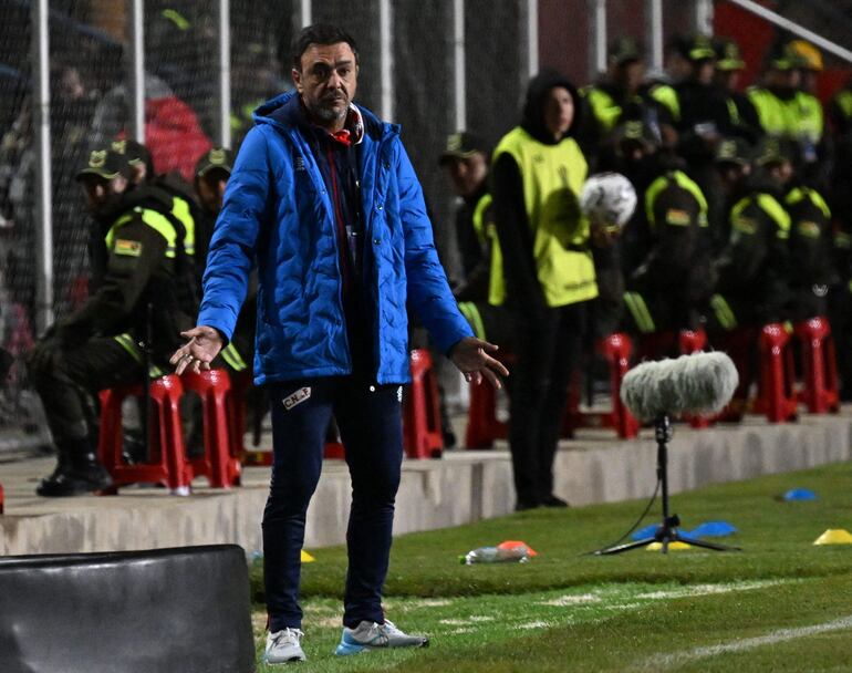 Alvaro Recoba, entrenador del Nacional de Montevideo que define la clasificación con el Always Ready de Bolivia.