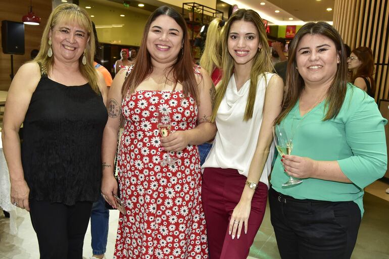 Arminda Ocampos, Mariana Sánchez, Paulina Sisul y Mirna Domínguez.